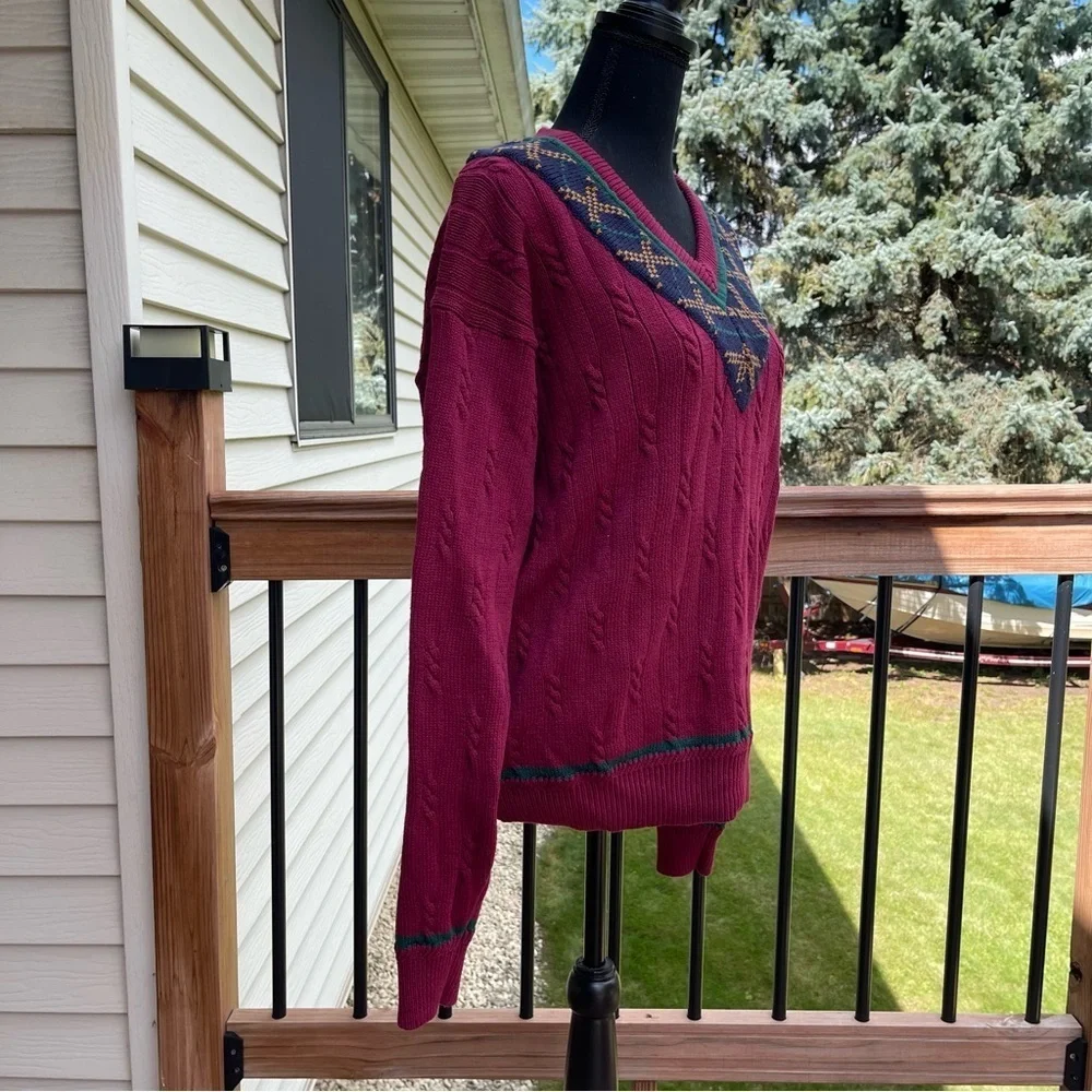 Vintage Gant Hand Framed Maroon Cable Knit V-Neck Sweater Size Medium Adult 90s